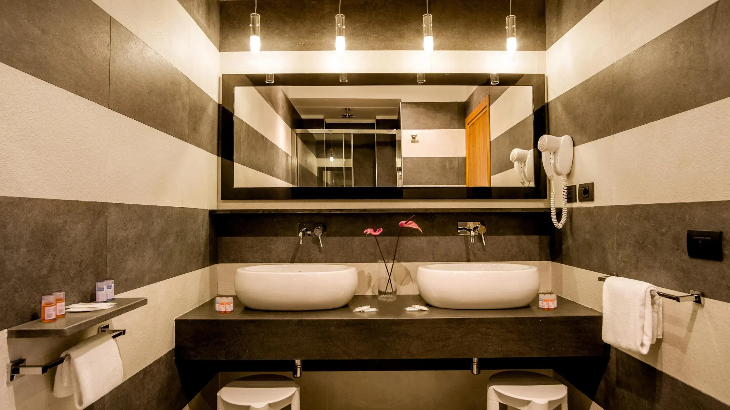 A deluxe double room at Via Vicenza 38