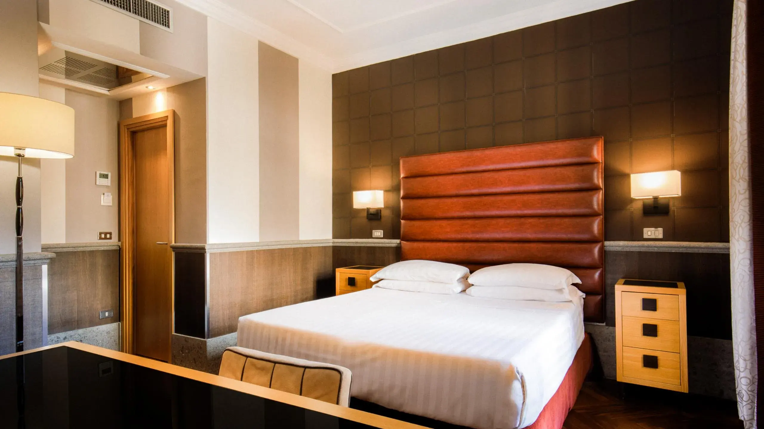 A deluxe double room on the courtyard side of the main hotel